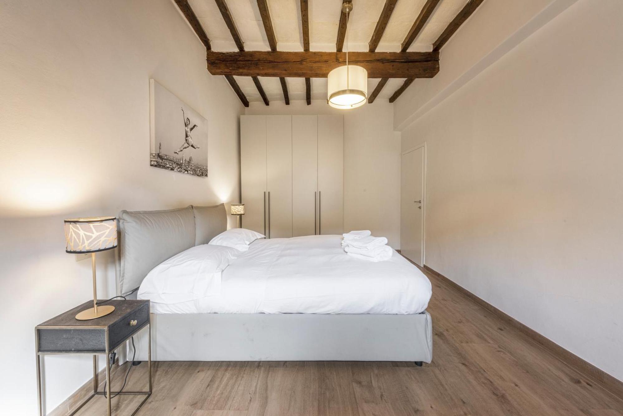 Laurel Apartment By Mmega Florence Ngoại thất bức ảnh